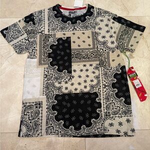 NWT Men's Patch Print Design T-Shirt Size L